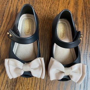 Mini Melissa black Mary Janes with bow Sz 5